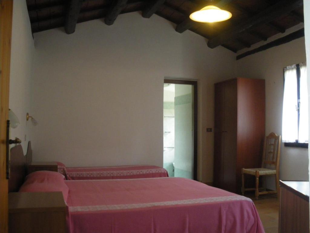 Agriturismo Orsaiola أوربانيا الغرفة الصورة
